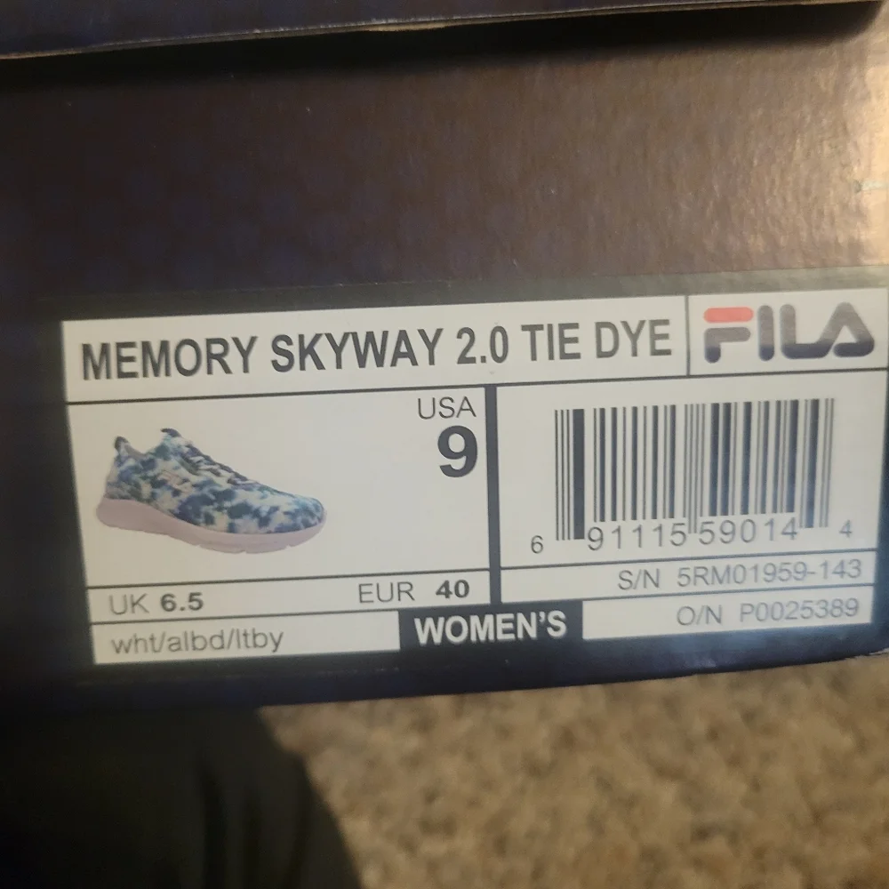 Fila NEW Blue and Green Tie-Dye Athletic Shoes Size‎ 9